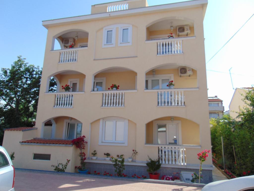 Apartmani Villa Marija 扎达尔 外观 照片